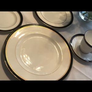 Royal Worcester China in Howard Black